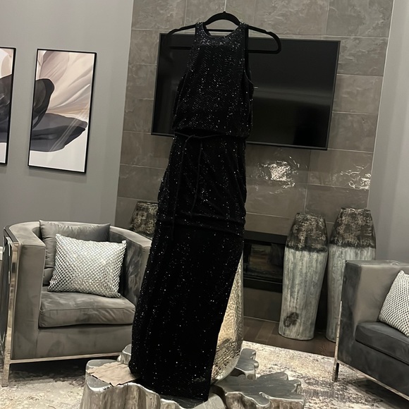 COPY - A simple Grecian style fully beaded jet black gala gown by VICTORIA size… - Picture 6 of 17